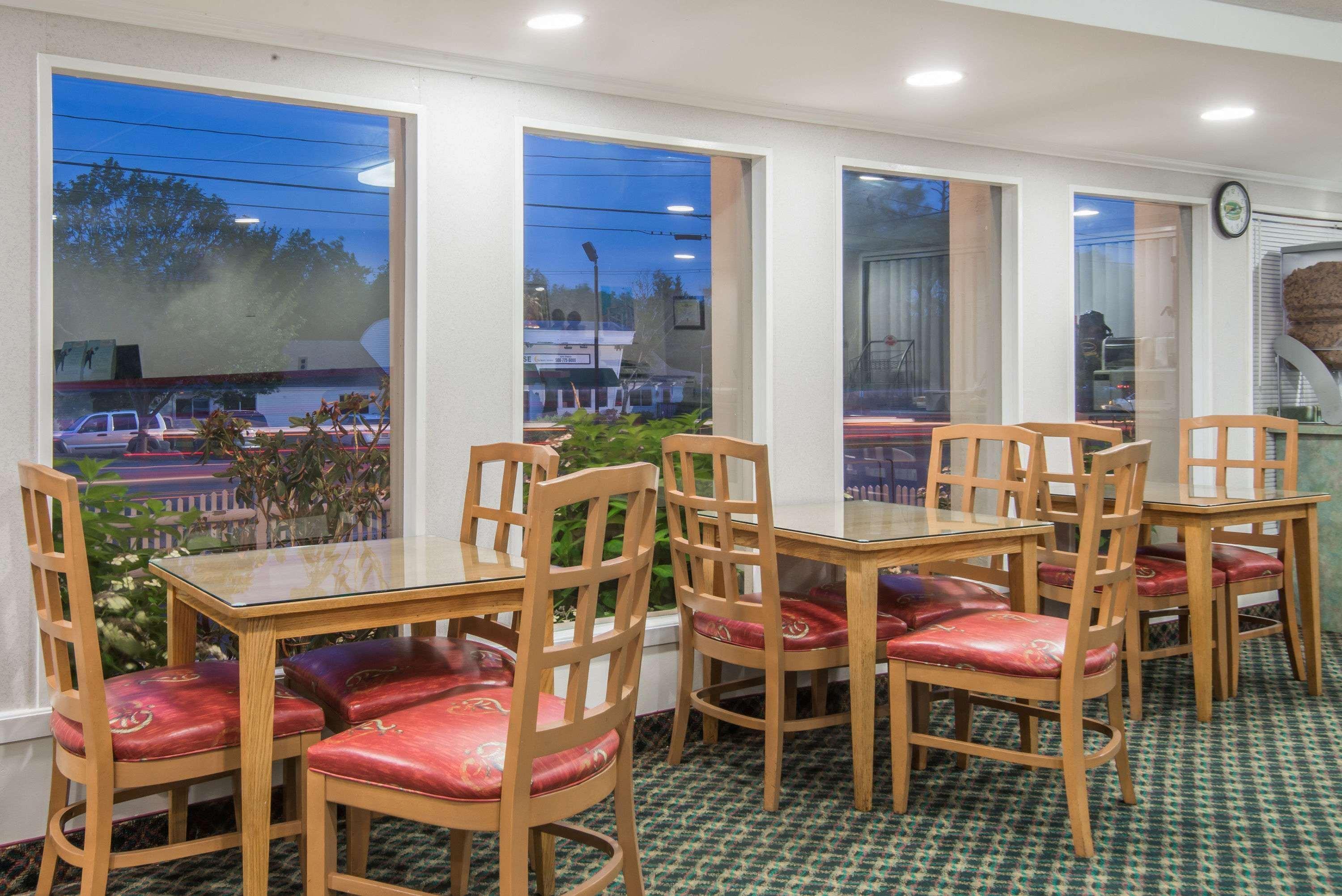 Relax Inn Cape Cod West Yarmouth Hyannis Экстерьер фото